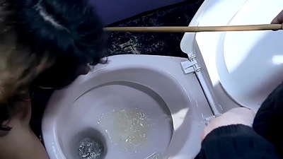 Min underbara privata sexslav Melanie Memphis. Hon är min favoritslav, hon ser oskyldig ut, ung, gillar analsex, rollspel och jag kan använda henne när jag vill. Del 1.